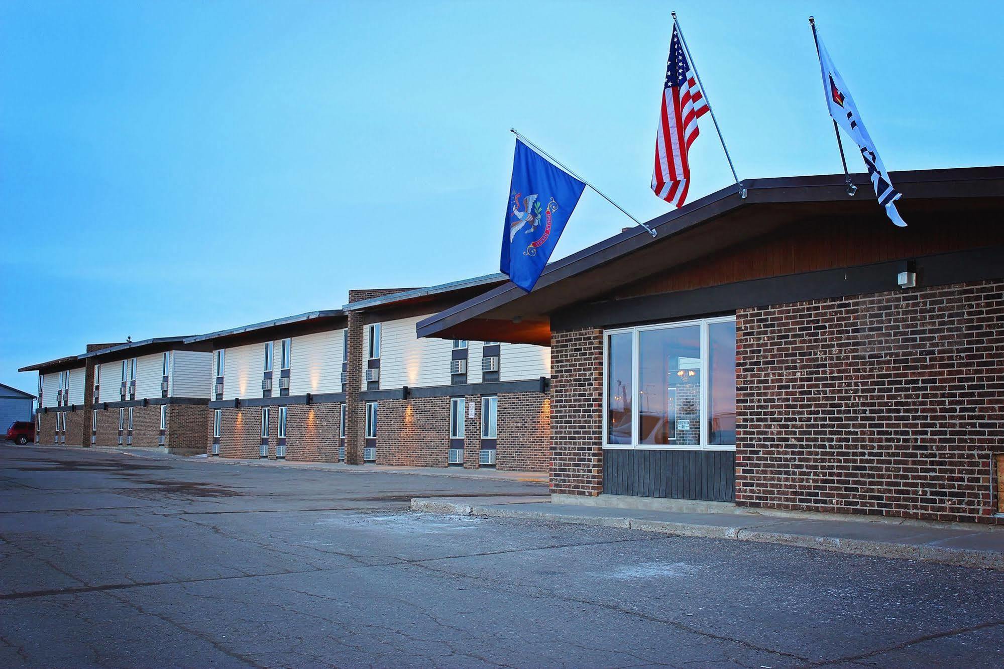 Sunlac Inn Devils Lake Exterior foto